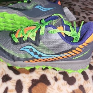 Boys Saucony Peregrine 11 Shield sneakers